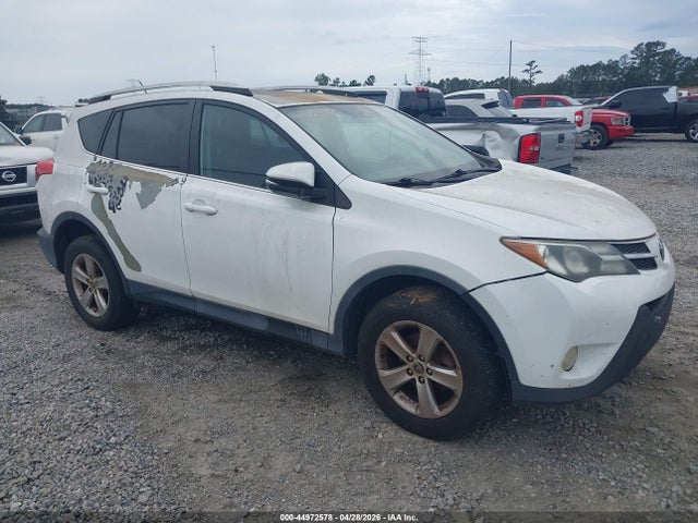 2T3WFREV3FW170570 Toyota Rav4 Xle