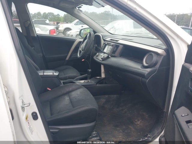 2T3WFREV3FW170570 Toyota Rav4 Xle