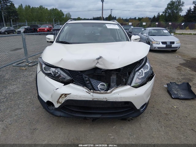 JN1BJ1CR2JW289065 Nissan Rogue Sport Sv