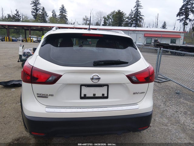JN1BJ1CR2JW289065 Nissan Rogue Sport Sv