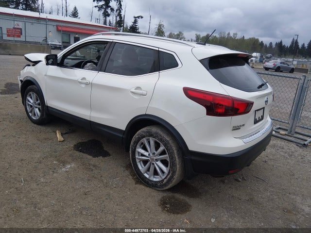 JN1BJ1CR2JW289065 Nissan Rogue Sport Sv