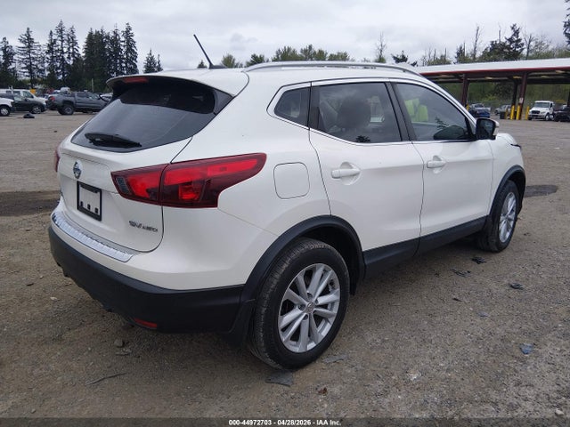 JN1BJ1CR2JW289065 Nissan Rogue Sport Sv