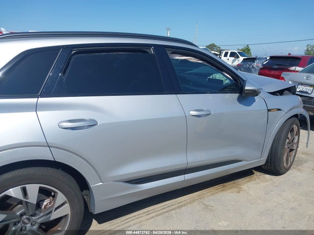 2021 Audi E-tron Premium Quattro მანქანა იყიდება აუქციონზე, vin: WA1AAAGE8MB025564, აუქციონის ნომერი: 44972762