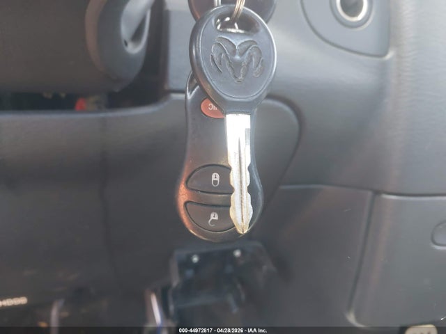 44972817 :رقم المزاد ، 1D7HU18D25S197033 vin ، 2005 Dodge Ram 1500 Slt/laramie مزاد بيع