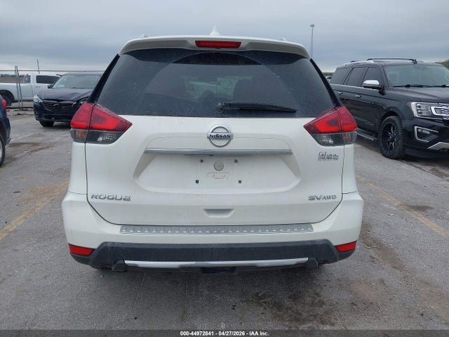 2017 Nissan Rogue Sv მანქანა იყიდება აუქციონზე, vin: 5N1AT2MV4HC880574, აუქციონის ნომერი: 44972841