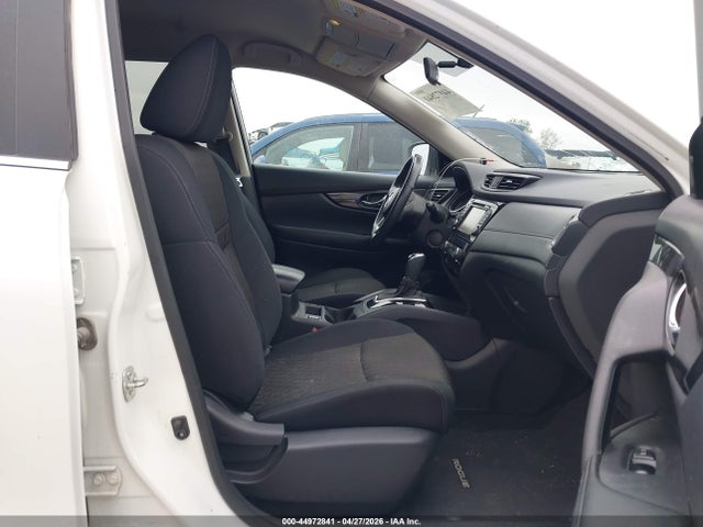 2017 Nissan Rogue Sv მანქანა იყიდება აუქციონზე, vin: 5N1AT2MV4HC880574, აუქციონის ნომერი: 44972841