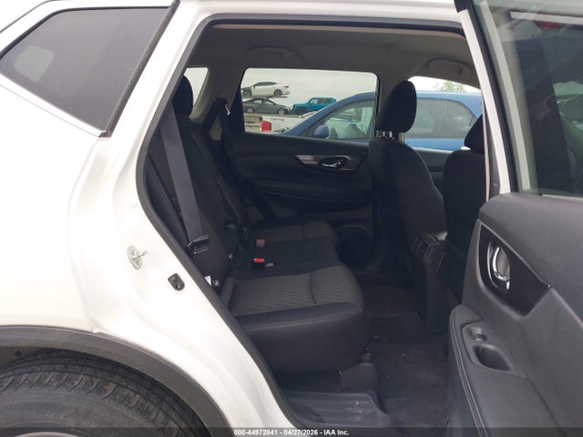 2017 Nissan Rogue Sv მანქანა იყიდება აუქციონზე, vin: 5N1AT2MV4HC880574, აუქციონის ნომერი: 44972841
