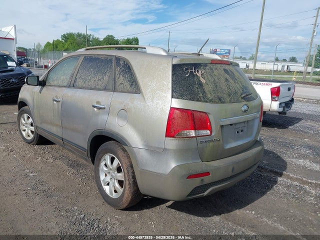 44972939 :رقم المزاد ، 5XYKT3A60DG405943 vin ، 2013 Kia Sorento Lx مزاد بيع