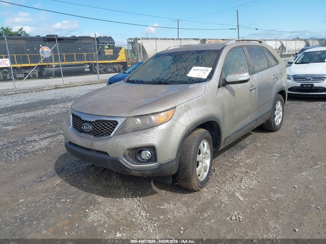 44972939 :رقم المزاد ، 5XYKT3A60DG405943 vin ، 2013 Kia Sorento Lx مزاد بيع