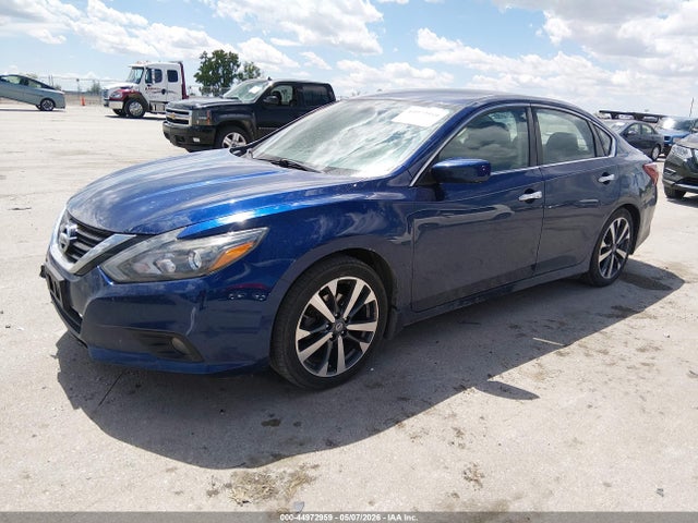 2017 Nissan Altima 2.5 Sr მანქანა იყიდება აუქციონზე, vin: 1N4AL3AP5HC240167, აუქციონის ნომერი: 44972959