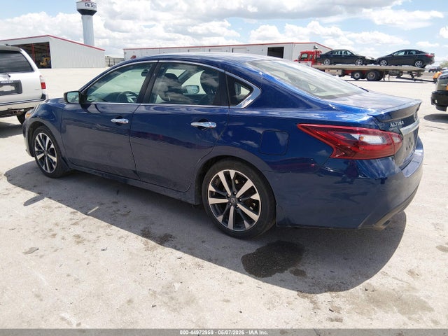 2017 Nissan Altima 2.5 Sr მანქანა იყიდება აუქციონზე, vin: 1N4AL3AP5HC240167, აუქციონის ნომერი: 44972959