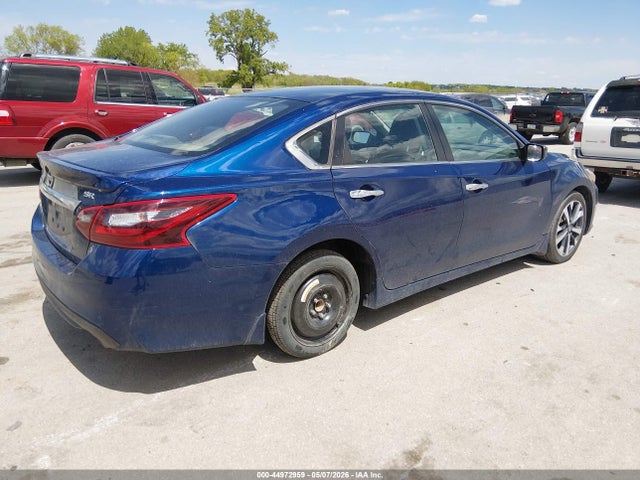 2017 Nissan Altima 2.5 Sr მანქანა იყიდება აუქციონზე, vin: 1N4AL3AP5HC240167, აუქციონის ნომერი: 44972959