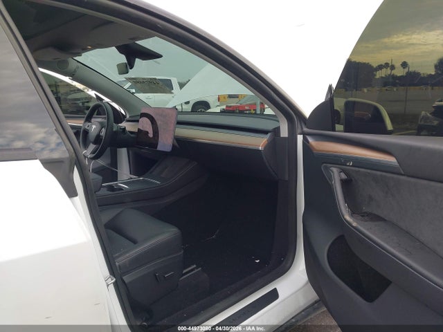 Продаж на аукціоні авто 2023 Tesla Model Y Awd/long Range Dual Motor All-wheel Drive, vin: 7SAYGDEE1PA108133, номер лоту: 44973080