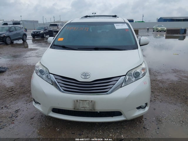 Продажа на аукционе авто 2017 Toyota Sienna Xle 8 Passenger, vin: 5TDYZ3DC0HS776037, номер лота: 44973177