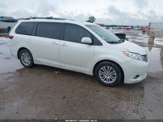Продажа на аукционе авто 2017 Toyota Sienna Xle 8 Passenger, vin: 5TDYZ3DC0HS776037, номер лота: 44973177