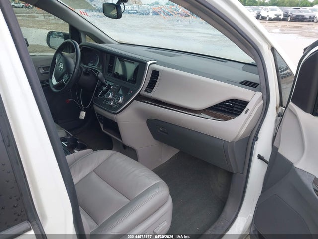 Продажа на аукционе авто 2017 Toyota Sienna Xle 8 Passenger, vin: 5TDYZ3DC0HS776037, номер лота: 44973177