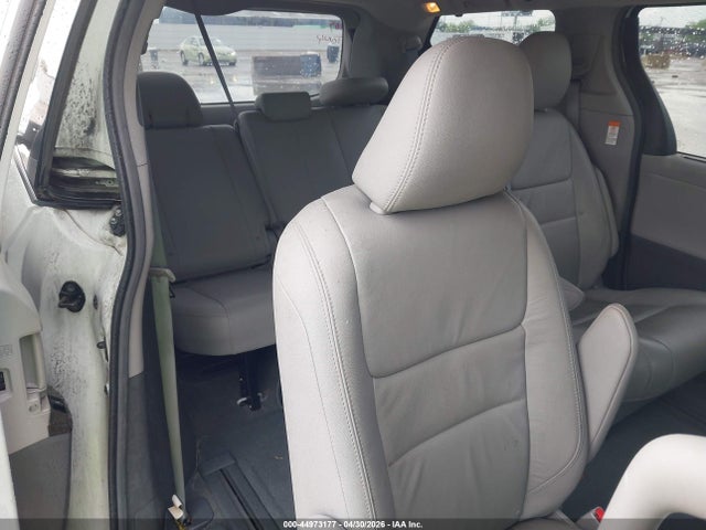 Продажа на аукционе авто 2017 Toyota Sienna Xle 8 Passenger, vin: 5TDYZ3DC0HS776037, номер лота: 44973177