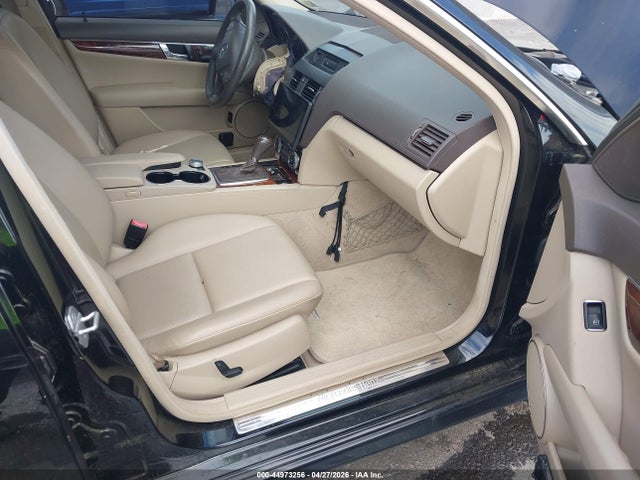 2011 Mercedes-benz C 300 Sport 4matic მანქანა იყიდება აუქციონზე, vin: WDDGF8BB1BR150486, აუქციონის ნომერი: 44973256