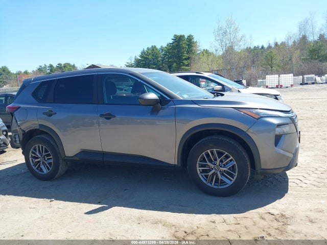 5N1BT3AB0RC702120 Nissan Rogue S Intelligent Awd