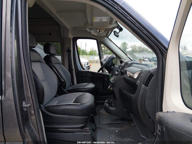 44973307 :رقم المزاد ، 3C6TRVPG9FE512706 vin ، 2015 Ram Promaster 2500 Window Van High Roof مزاد بيع