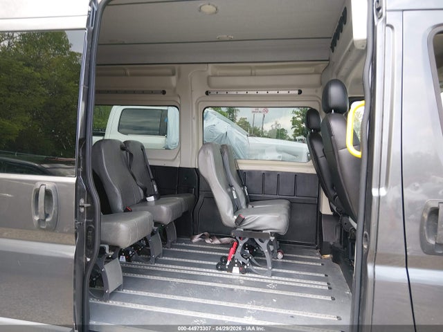 44973307 :رقم المزاد ، 3C6TRVPG9FE512706 vin ، 2015 Ram Promaster 2500 Window Van High Roof مزاد بيع