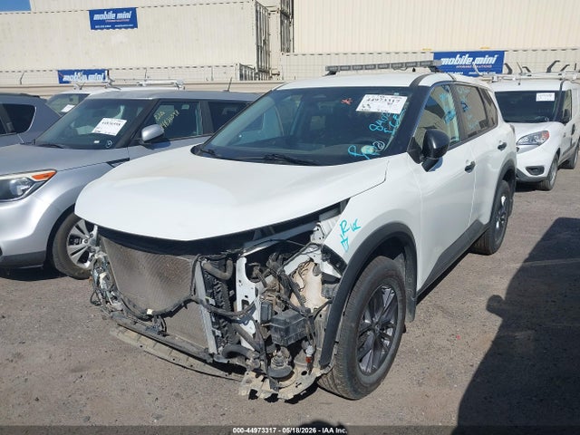 5N1BT3AB9NC709996 Nissan Rogue S Intelligent Awd