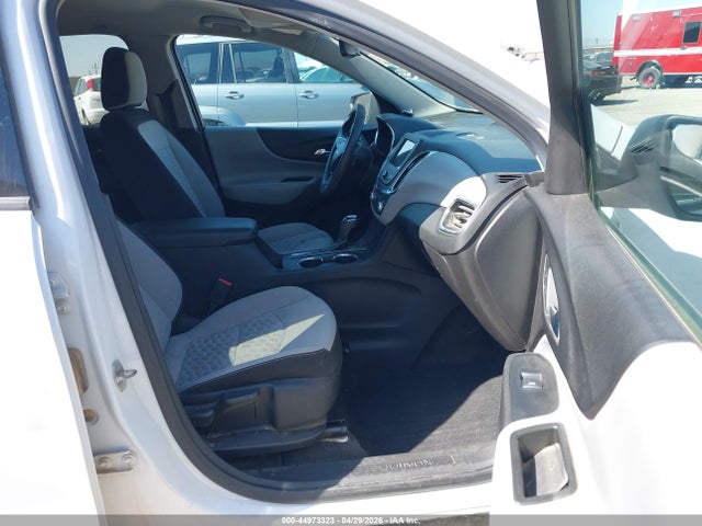 3GNAXHEV2KS590093 Chevrolet EQUINOX LS