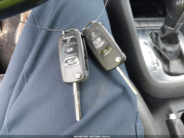 44973356 :رقم المزاد ، 3VWPZ7AJ5BM656017 vin ، 2011 Volkswagen Jetta Sportwagen 2.5l Se مزاد بيع