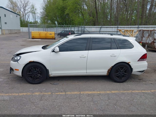 44973356 :رقم المزاد ، 3VWPZ7AJ5BM656017 vin ، 2011 Volkswagen Jetta Sportwagen 2.5l Se مزاد بيع