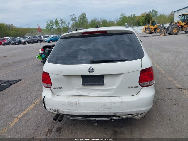 44973356 :رقم المزاد ، 3VWPZ7AJ5BM656017 vin ، 2011 Volkswagen Jetta Sportwagen 2.5l Se مزاد بيع