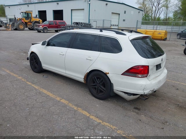 44973356 :رقم المزاد ، 3VWPZ7AJ5BM656017 vin ، 2011 Volkswagen Jetta Sportwagen 2.5l Se مزاد بيع