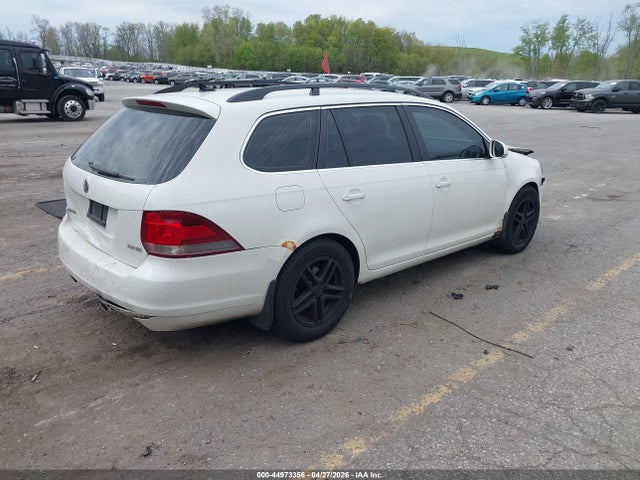 44973356 :رقم المزاد ، 3VWPZ7AJ5BM656017 vin ، 2011 Volkswagen Jetta Sportwagen 2.5l Se مزاد بيع