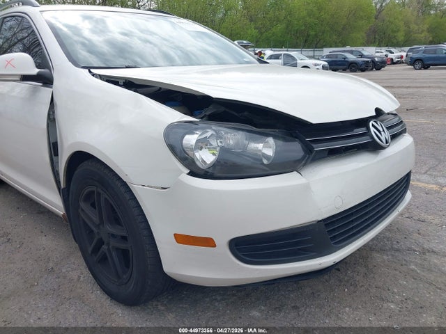 44973356 :رقم المزاد ، 3VWPZ7AJ5BM656017 vin ، 2011 Volkswagen Jetta Sportwagen 2.5l Se مزاد بيع