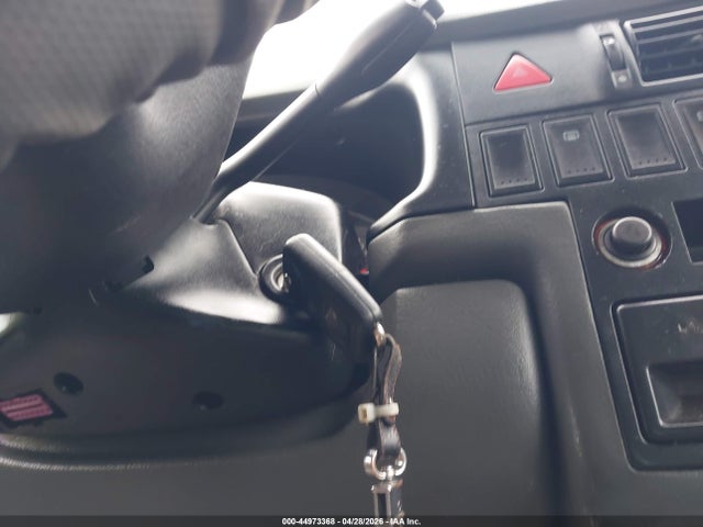 44973368 :رقم المزاد ، WV2MB47073H021704 vin ، 2003 Volkswagen Eurovan Mv مزاد بيع