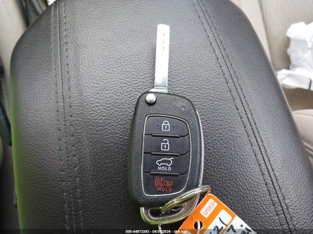 5NMZTDLB7HH004108 Hyundai Santa Fe Sport 2.4l