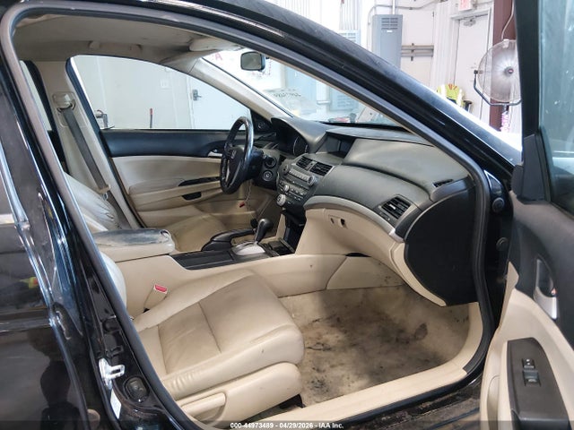 44973489 :رقم المزاد ، 1HGCP2F6XBA151765 vin ، 2011 Honda Accord 2.4 Se مزاد بيع
