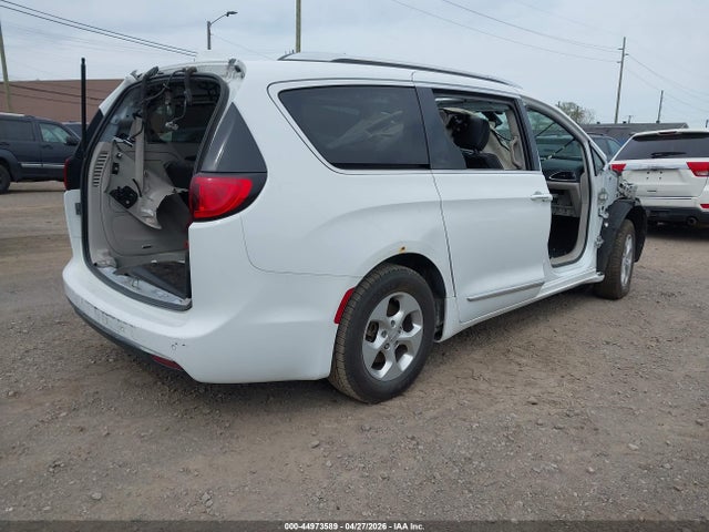 Auction sale of the 2019 Chrysler Pacifica Limited, vin: 2C4RC1GG0KR657574, lot number: 44973589