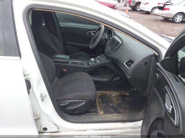 Продажа на аукционе авто 2015 Chrysler 200 Limited, vin: 1C3CCCAB0FN555102, номер лота: 44973673