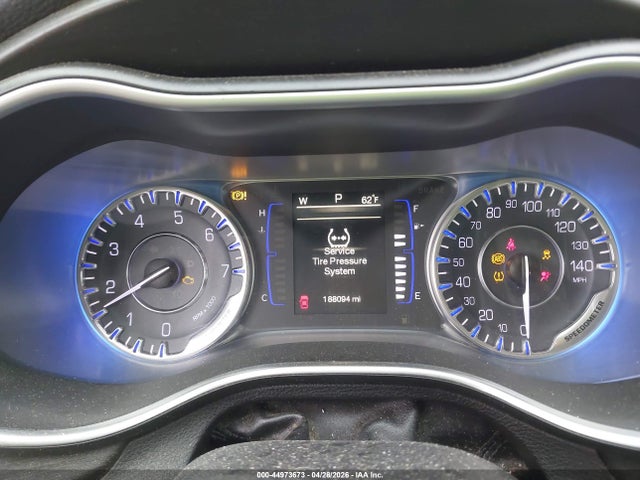 Продажа на аукционе авто 2015 Chrysler 200 Limited, vin: 1C3CCCAB0FN555102, номер лота: 44973673