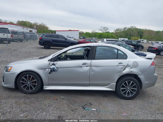 44973682 :رقم المزاد ، JA32V2FW4HU004847 vin ، 2017 Mitsubishi Lancer Es مزاد بيع