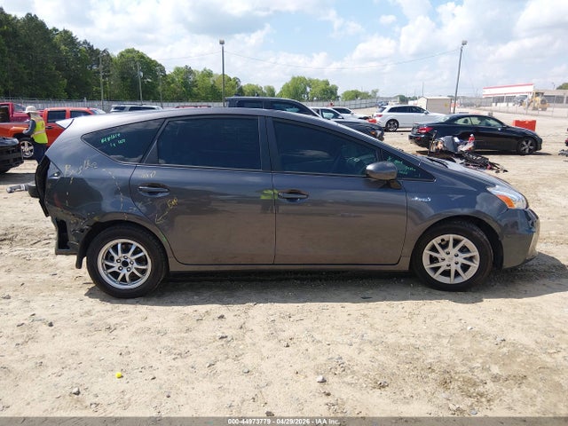 Продажа на аукционе авто 2014 Toyota Prius V Three, vin: JTDZN3EU2EJ004185, номер лота: 44973779
