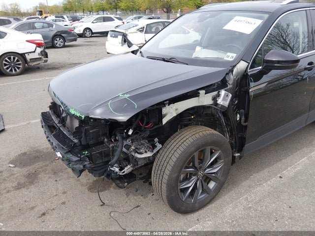 Продаж на аукціоні авто 2024 Volkswagen Tiguan 2.0t Se/2.0t Wolfsburg Edition, vin: 3VV2B7AX6RM007652, номер лоту: 44973863