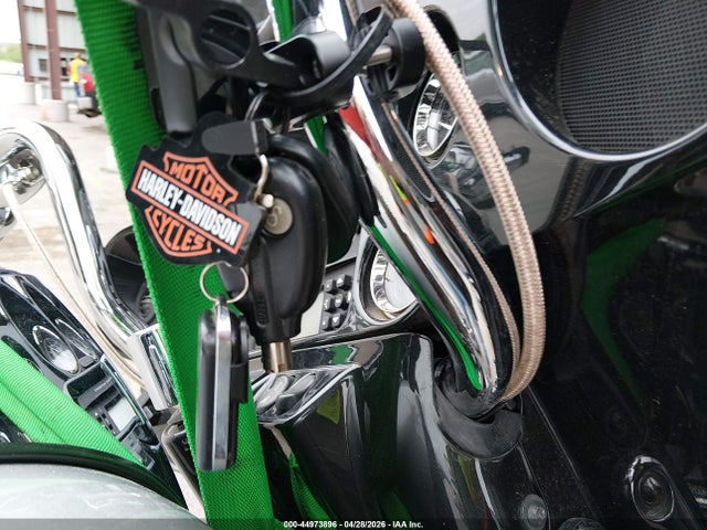 2013 Harley-davidson Flhtcuse Cvo Ultra Cls Electra Gld მანქანა იყიდება აუქციონზე, vin: 1HD1PR813DB954588, აუქციონის ნომერი: 44973896