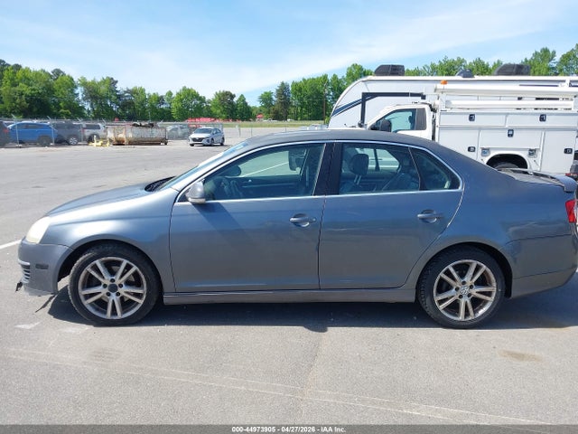 Продажа на аукционе авто 2005 Volkswagen Jetta 2.5, vin: 3VWSF71K75M608227, номер лота: 44973905