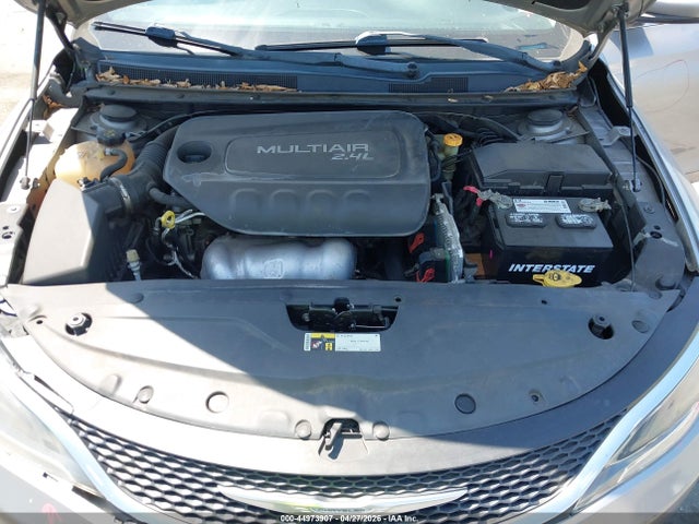 44973907 :رقم المزاد ، 1C3CCCFB0FN732336 vin ، 2015 Chrysler 200 Lx مزاد بيع