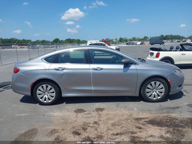 44973907 :رقم المزاد ، 1C3CCCFB0FN732336 vin ، 2015 Chrysler 200 Lx مزاد بيع
