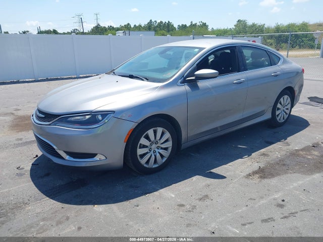44973907 :رقم المزاد ، 1C3CCCFB0FN732336 vin ، 2015 Chrysler 200 Lx مزاد بيع