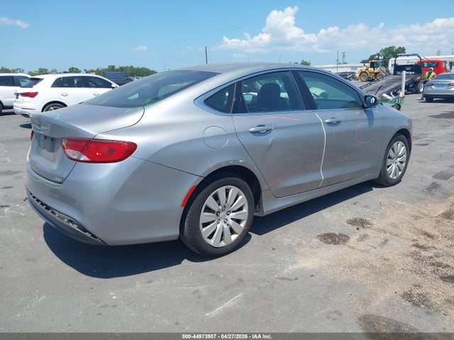 44973907 :رقم المزاد ، 1C3CCCFB0FN732336 vin ، 2015 Chrysler 200 Lx مزاد بيع