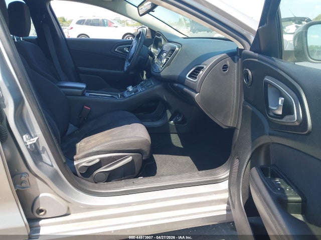44973907 :رقم المزاد ، 1C3CCCFB0FN732336 vin ، 2015 Chrysler 200 Lx مزاد بيع