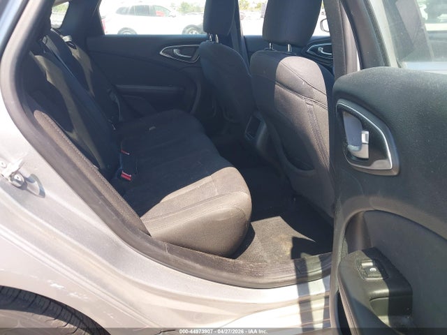 44973907 :رقم المزاد ، 1C3CCCFB0FN732336 vin ، 2015 Chrysler 200 Lx مزاد بيع